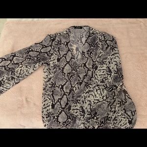 LONG SNAKE PRINT COVER UP